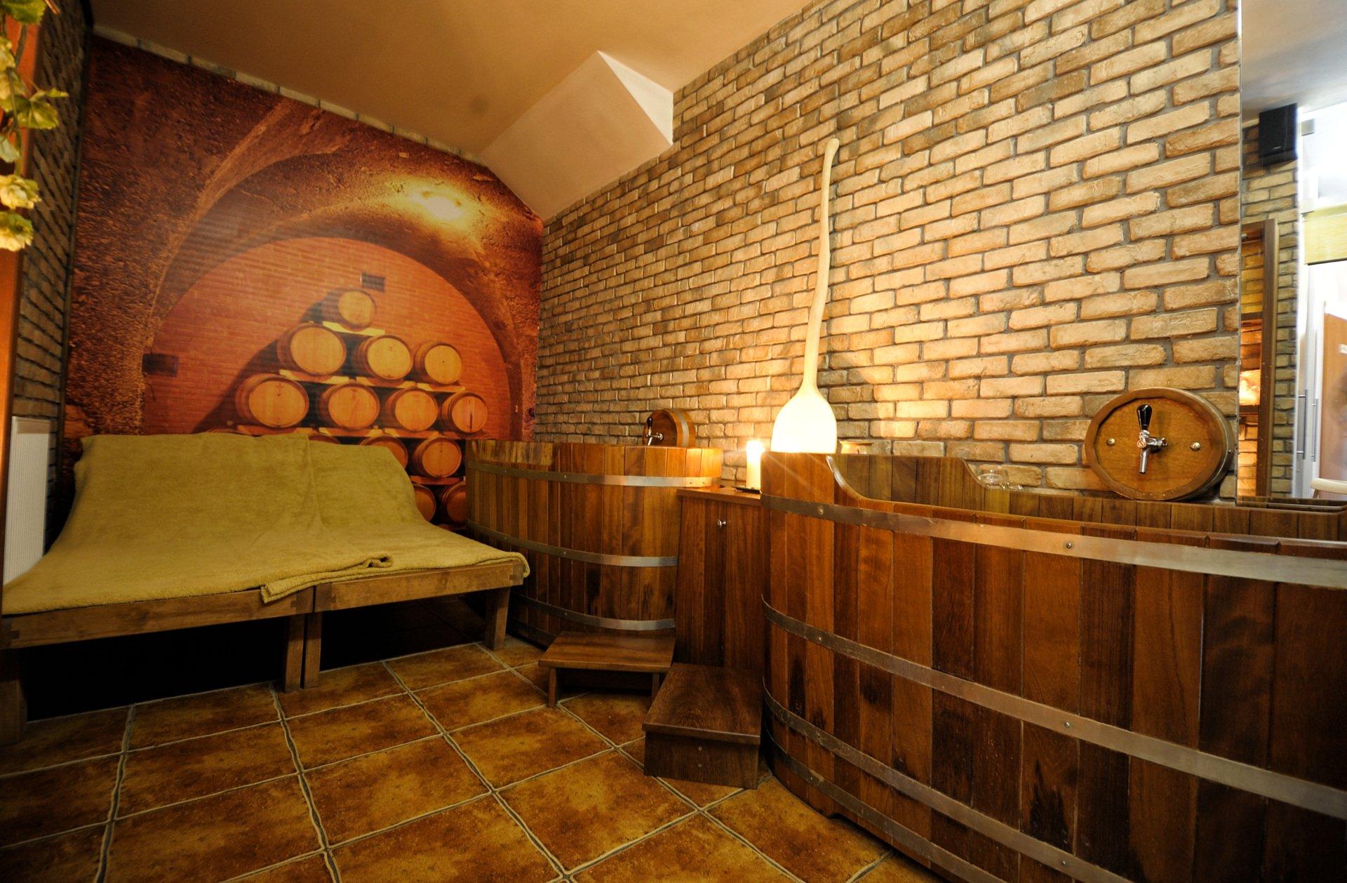 Vestil Hotel Пйотркув-Трибунальський Екстер'єр фото