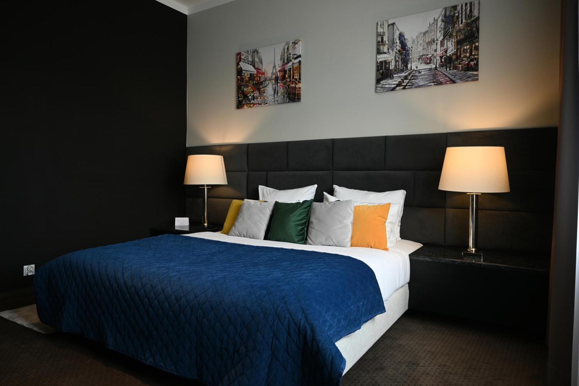 Vestil Hotel Пйотркув-Трибунальський Екстер'єр фото