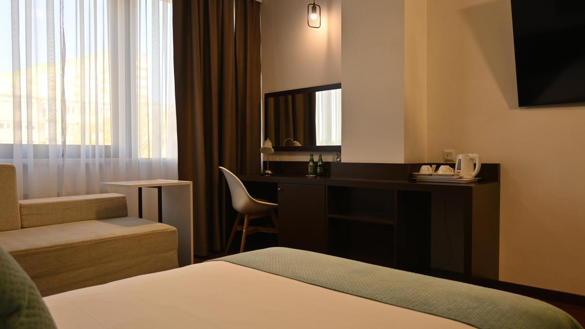 Vestil Hotel Пйотркув-Трибунальський Екстер'єр фото