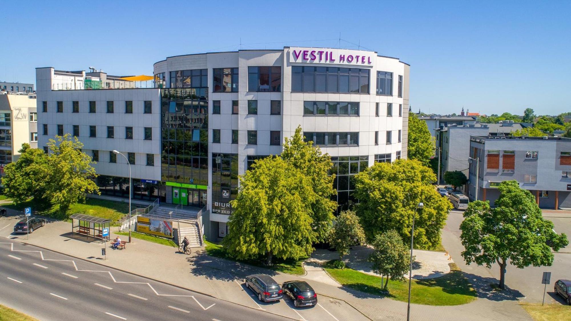 Vestil Hotel Пйотркув-Трибунальський Екстер'єр фото